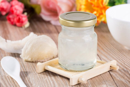 Hình ảnh một hũ yến được sản xuất công nghiệp